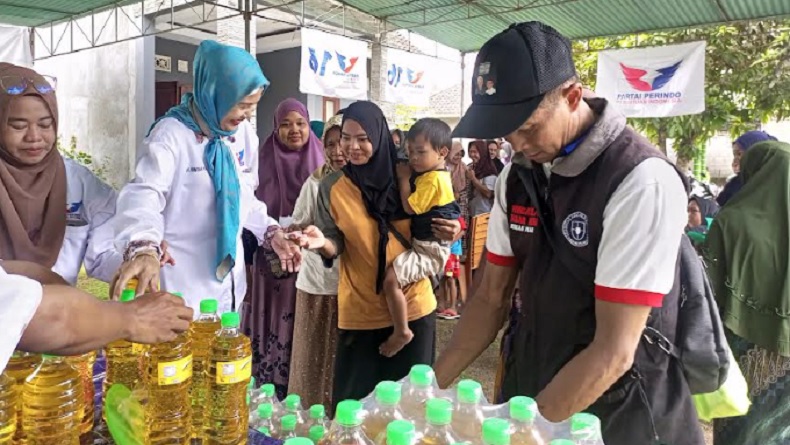 Caleg Perindo Bonafius Widiyanto Gelar Bazar Minyak Goreng di Pajangan Bantul