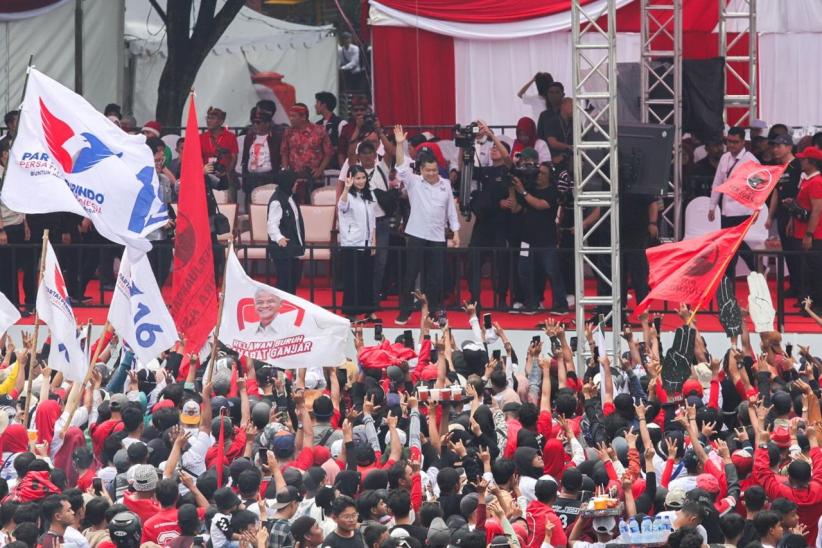 Totalitas Kampanyekan Ganjar-Mahfud, HT Hadiri Hajatan Rakyat di Banyuwangi - Bagian 3