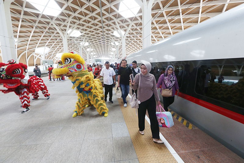 Jumlah Penumpang Kereta Cepat Whoosh Meningkat 50 Persen saat Libur Panjang - Bagian 1