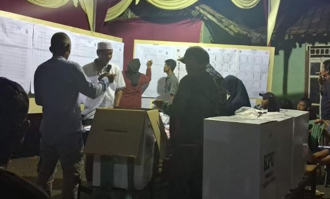 Kelelahan, Ratusan Petugas KPPS dan Panwas di Lebak Tumbang