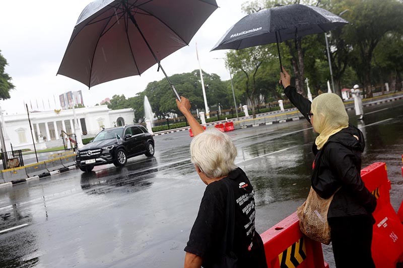 Aksi Kamisan ke-805, Aktivis HAM Berikan Kartu Merah untuk Pemerintah - Bagian 4