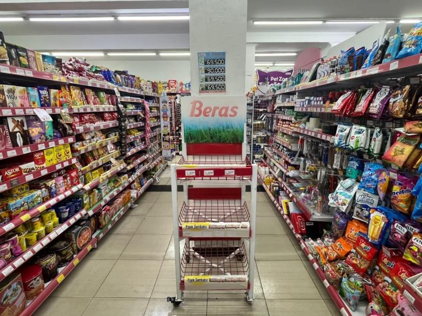 Penampakan Stok Beras Menghilang di Sejumlah Minimarket - Bagian 1