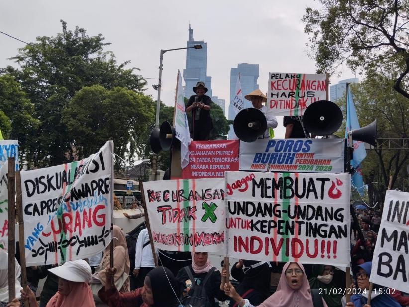 Tolak Pemilu 2024 Curang, Massa Unjuk Rasa di KPU - Bagian 1