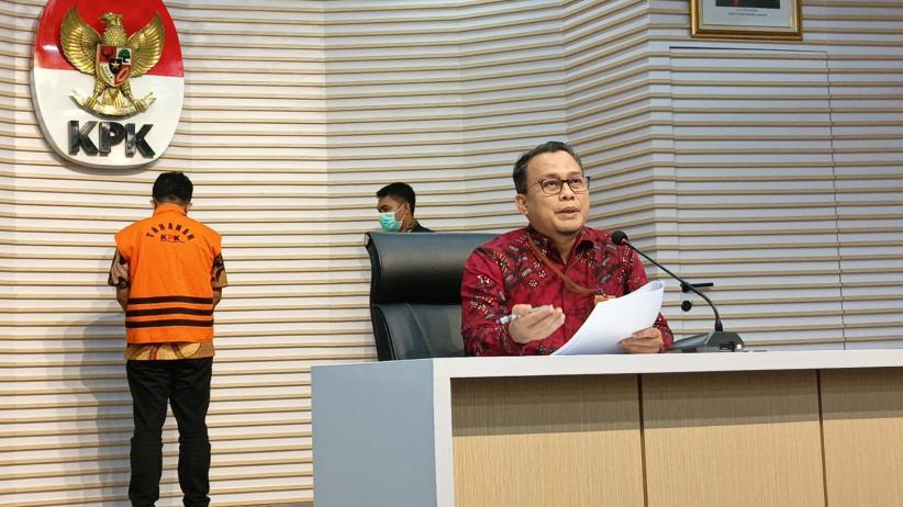 Tersangka Kasus Korupsi, Kepala BPPD Sidoarjo Ditahan KPK - Bagian 1