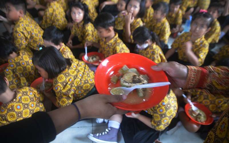 Tradisi Makan Lontong Cap Go Meh di Semarang - Bagian 2