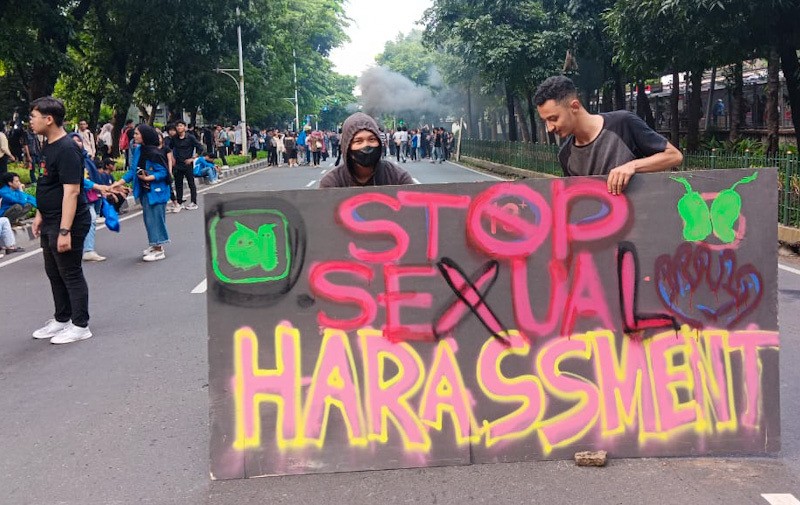 Tuntut Rektor Dicopot, Ratusan Mahasiswa Universitas Pancasila Blokir Jalan - Bagian 1