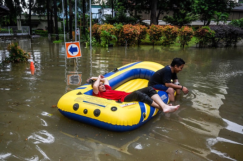 Hujan Deras Guyur Jakarta, Sejumlah Titik Ibu Kota Terendam Banjir - Bagian 1