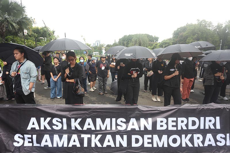 Aksi Kamisan ke-807, Massa Pakai Topeng Jokowi dan Prabowo - Bagian 3