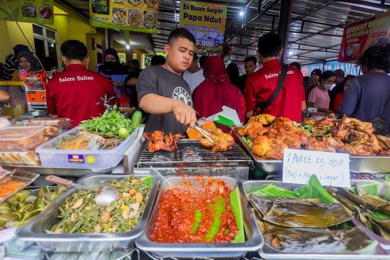Berburu Sajian Berbuka Puasa di Pasar Takjil Benhil - Bagian 1