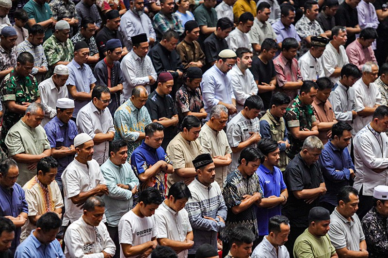 Salat Jumat Pertama pada Ramadan 1445 H di Masjid Istiqlal Berjalan Khidmat - Bagian 2