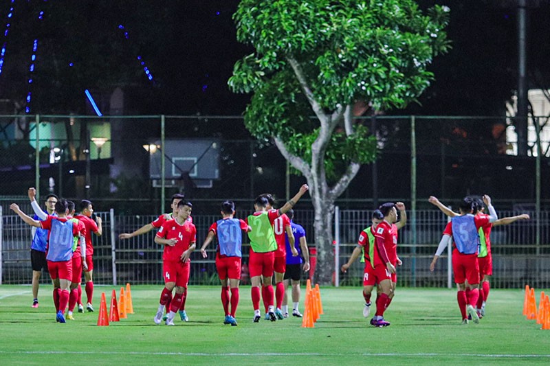 Melihat Timnas Vietnam Latihan Jelang Hadapi Timnas Indonesia - Bagian 2