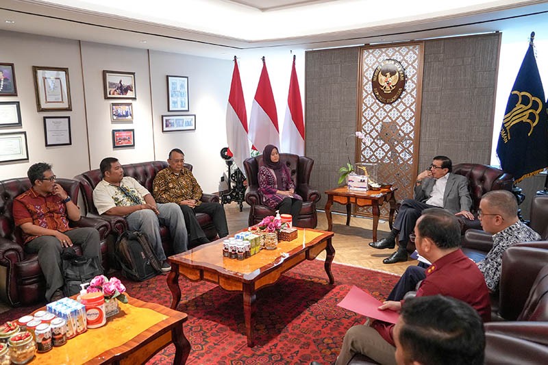 Menkumham Yassona Laoli Dukung Penuh Repatriasi Culture Heritage Milik Sultan HB II - Bagian 3