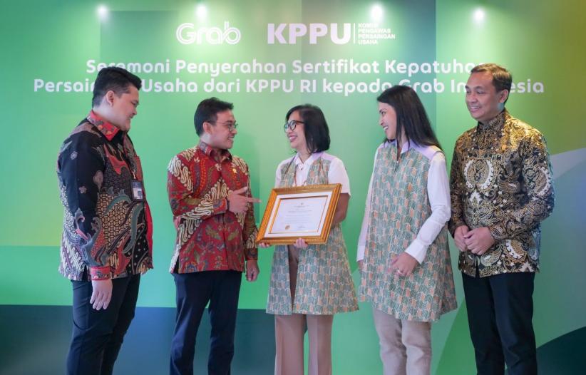 Penyerahan Sertifikat Penetapan Program Kepatuhan Persaingan Usaha dari KPPU - Bagian 2