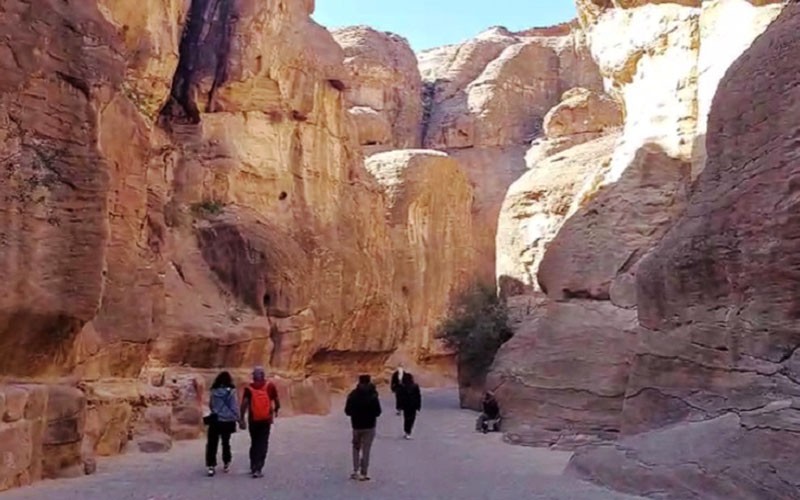 Menyusuri Indahnya Kota Kuno Petra, Tersembunyi di Lembah Pegunungan Yordania - Bagian 4