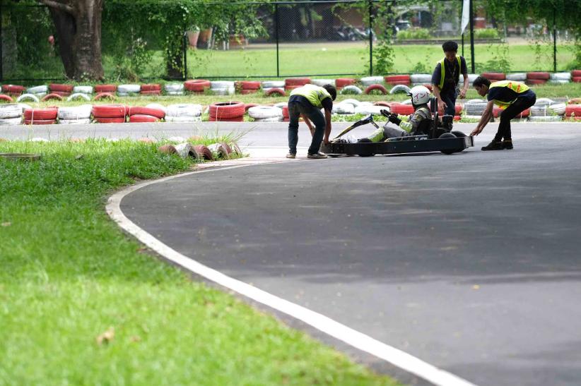 Ngabuburit Sambil Balapan Gokart di Makassar - Bagian 3