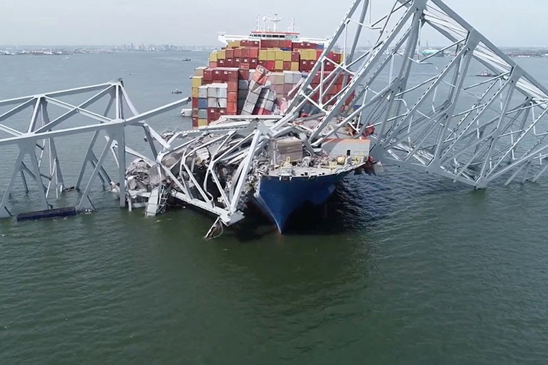 Penampakan Reruntuhan Jembatan Francis Scott Key Baltimore usai Ditabrak Kapal Kargo - Bagian 2