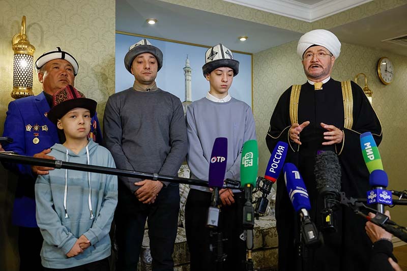 Bocah Muslim Dapat Penghargaan usai Selamatkan Puluhan Warga Rusia dari Serangan Teroris - Bagian 3