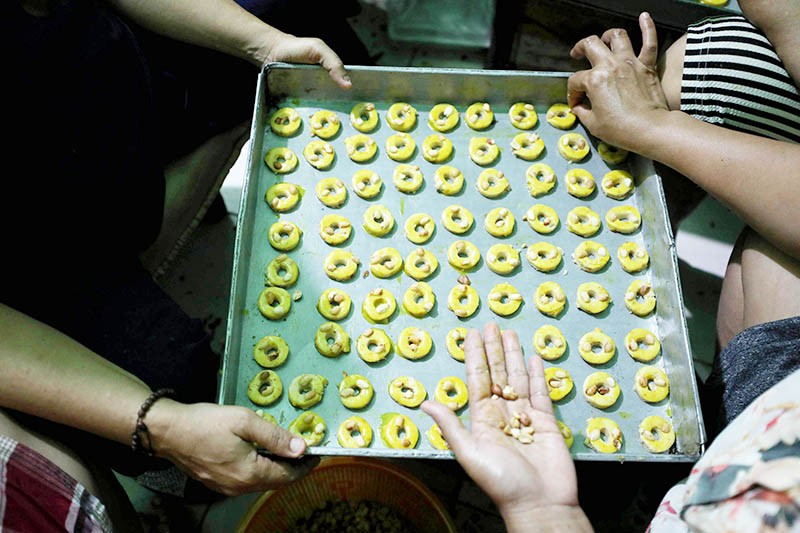 UMKM Pembuatan Kue Kering Khas Lebaran Banjir Pesanan - Bagian 1