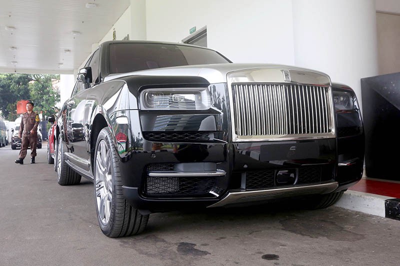 Penampakan Mobil Mewah Rolls-Royce Milik Suami Sandra Dewi, Harvey Moeis Disita - Bagian 3