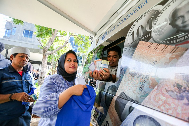 Layanan Penukaran Uang Baru dari Kas Keliling BI di Kompleks MNC Media - Bagian 3