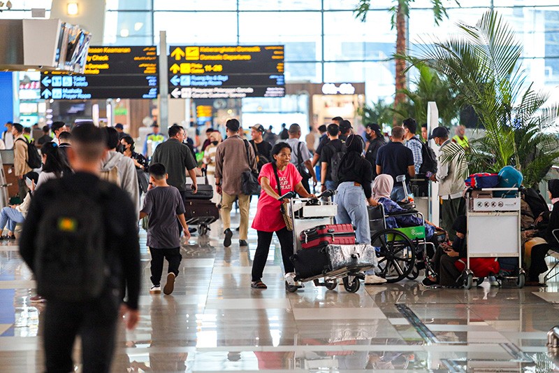 Suasana Bandara Soekarno-Hatta H -6 Idul Fitri 1445 H Dipadati Pemudik - Bagian 3