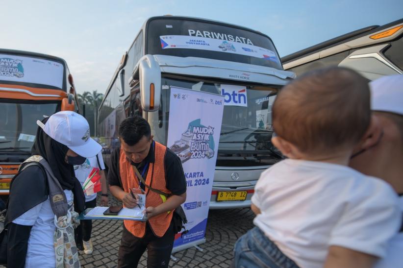 BTN Lepas Ribuan Pemudik Pulang ke Kampung Halaman - Bagian 5