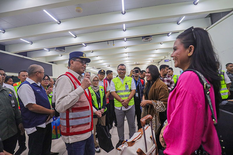 Menhub Budi Karya Cek Kesiapan Bandara Soetta saat Arus Balik Lebaran 2024 - Bagian 1