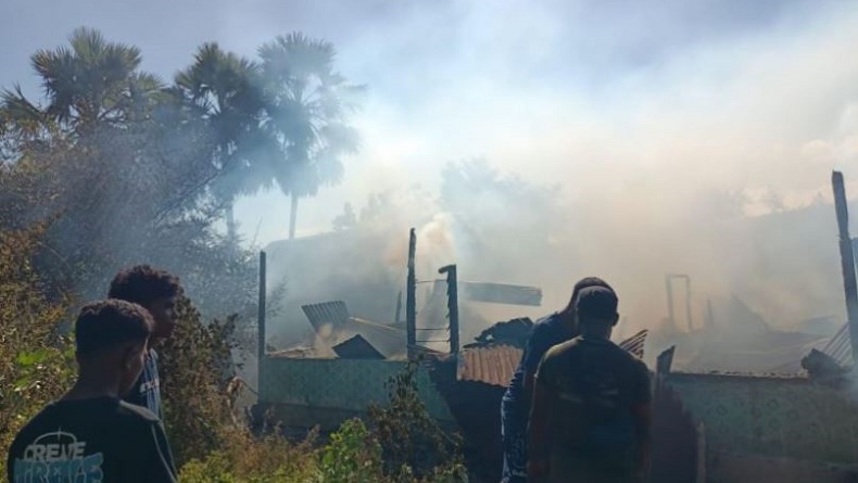 Apes! 2 Rumah Warga di Kupang NTT Ludes Dibakar Perempuan ODGJ