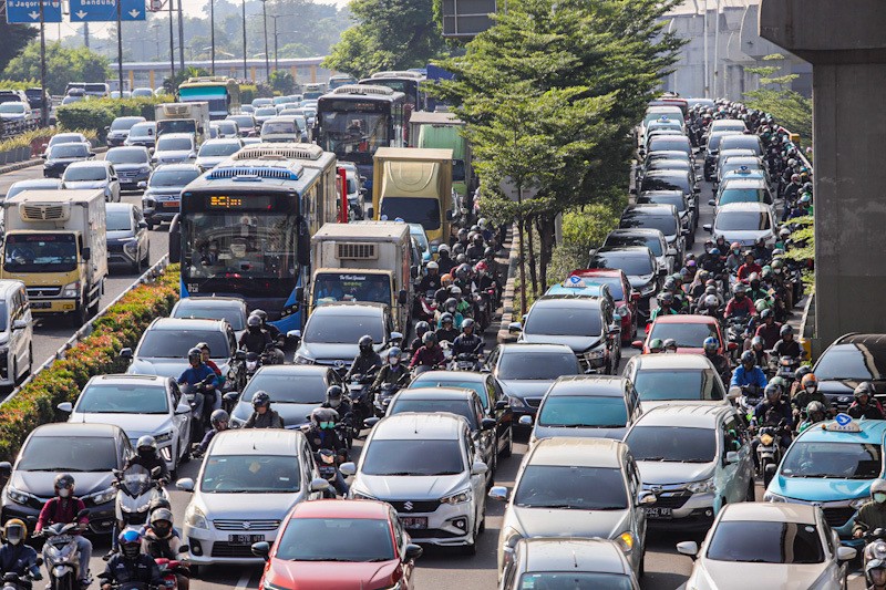 Pekerja Beraktivitas usai Libur Lebaran 2024, Jalanan Jakarta Kembali Macet - Bagian 1