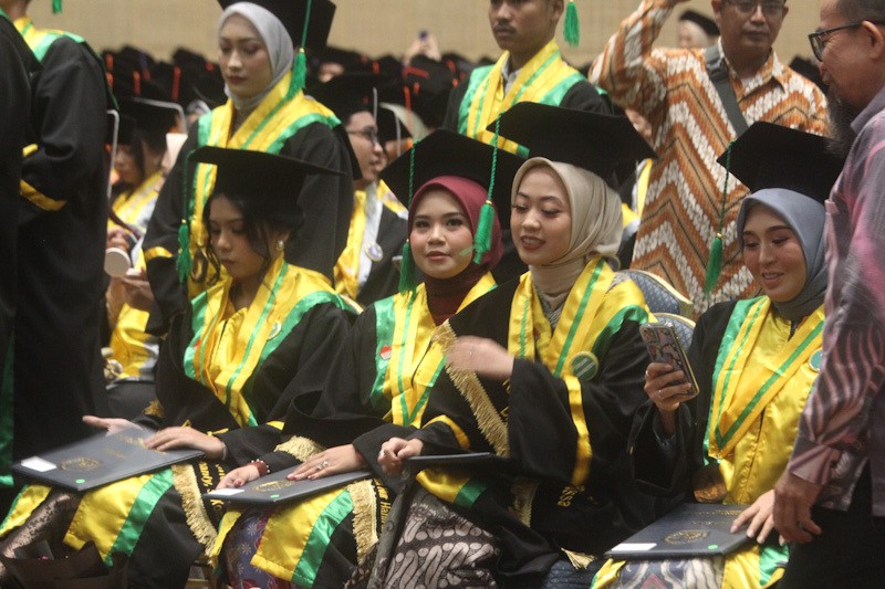 Hadiri Wisuda Universitas Moestopo, Ketua DKPP: Kampus adalah Agent of Change Bagi Tegaknya Demokrasi - Bagian 4