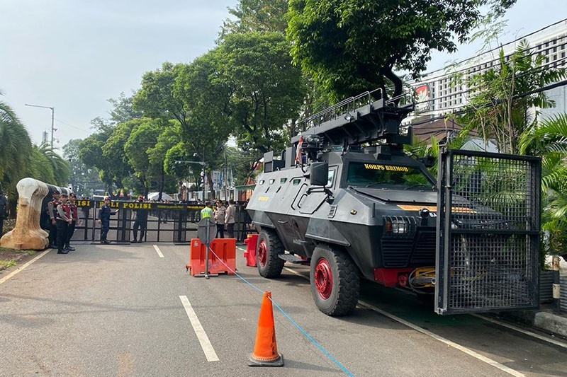 Jelang Penetapan Presiden dan Wakil Presiden Terpilih, TNI-Polri Perketat Penjagaan KPU - Bagian 1