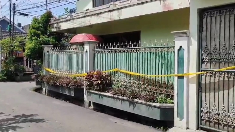 Penampakan Rumah Perempuan yang Mayatnya Ditemukan Dalam Koper, Dipasangi Garis Polisi