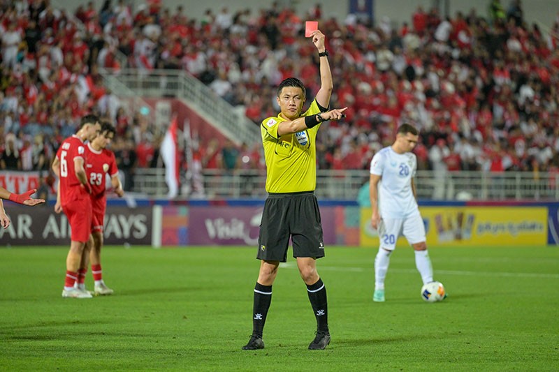 Momen Rizky Ridho Diusir Wasit Shen Yinhao setelah Dapat Kartu Merah - Bagian 1