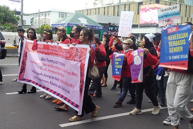 Aksi May Day, Ribuan Buruh Longmarch dari Bundaran HI ke Patung Kuda Monas - Bagian 2