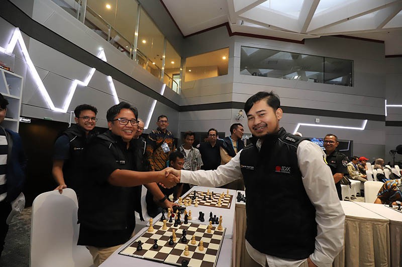 Grand Master Novendra Tekuk 10 Pecatur di Capital Market Chess Competition IDX Channel - Bagian 4