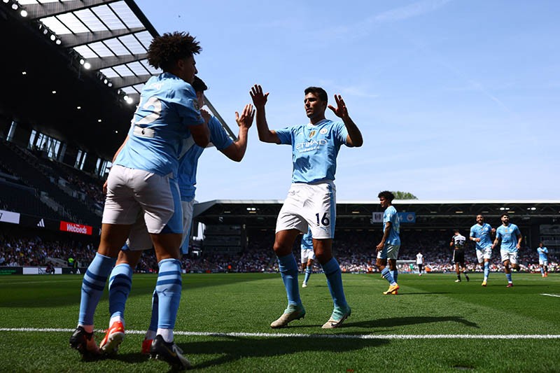Manchester City Pesta Gol di Kandang Fulham - Bagian 4