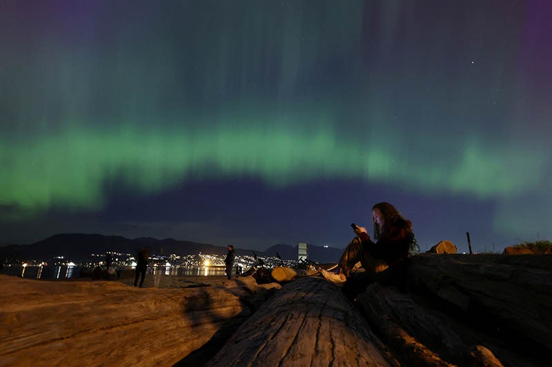 Melihat Indahnya Aurora Borealis di Langit Kanada dan Rusia - Bagian 1