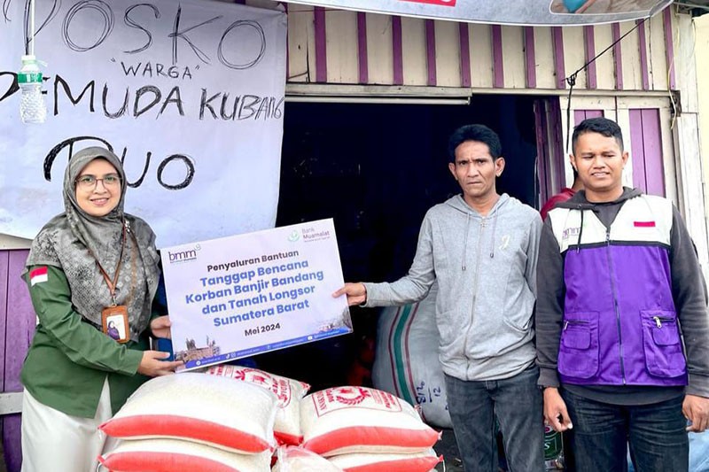 Bank Muamalat dan BMM Salurkan Bantuan untuk Korban Bencana Sumatera Barat  - Bagian 1