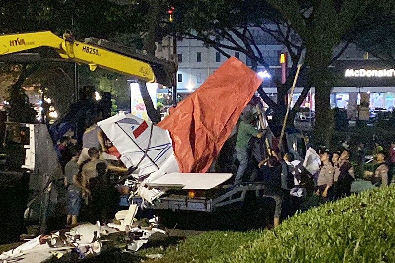 KNKT Evakuasi Puing-Puing Pesawat Jatuh di BSD - Bagian 1