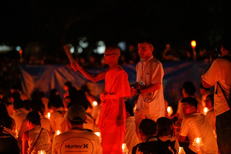 Ribuan Lampion Dilepas sebagai Penutup Perayaan Waisak di Candi Borobudur - Bagian 4