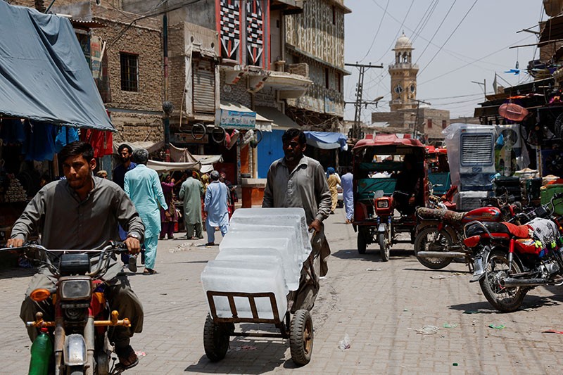 Pakistan Masih Dilanda Gelombang Panas, Suhu Udara 49 Derajat Celsius - Bagian 4
