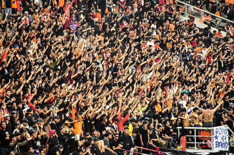 Antusiasme The Jakmania Nonton Pertandingan RCTI Premium Sports di Stadion JIS - Bagian 1