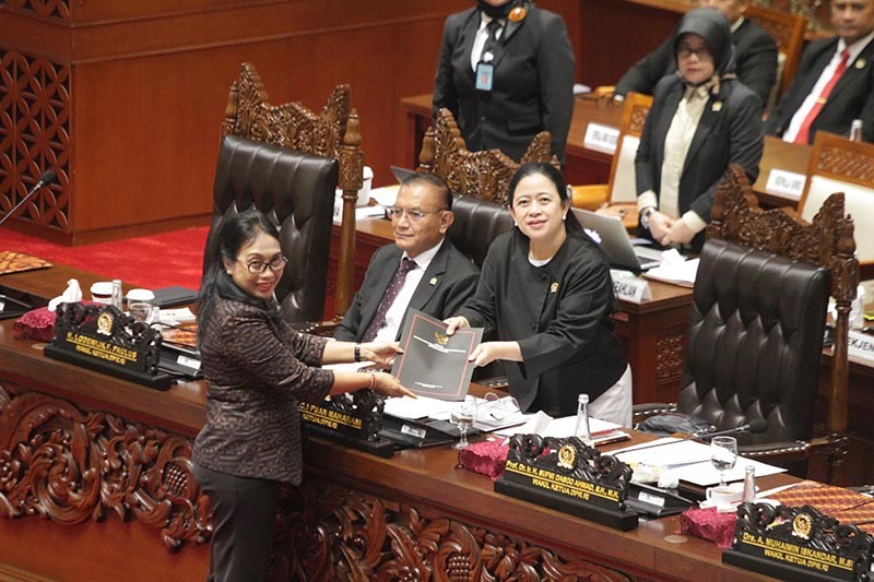 DPR Sahkan RUU Kesejahteraan Ibu dan Anak Menjadi Undang-Undang - Bagian 1