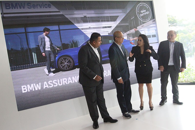 Melihat Para Ahli Memperbaiki Mobil BMW dan MINI - Bagian 5