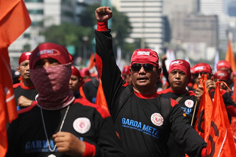 Aksi Ribuan Buruh Tolak Potongan Gaji untuk Tapera - Bagian 3