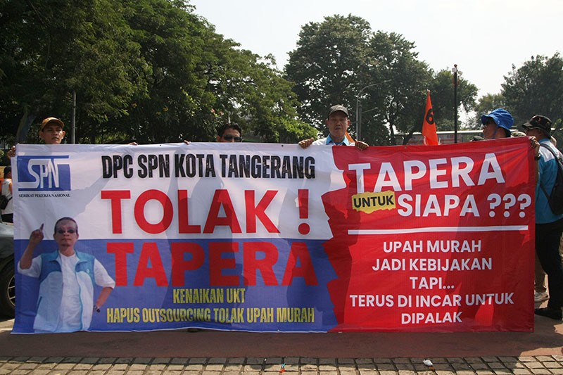 Aksi Ribuan Buruh Tolak Potongan Gaji untuk Tapera - Bagian 5