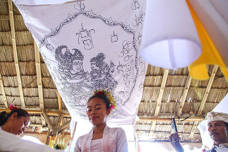 Ritual Potong Gigi Massal Umat Hindu di Palembang - Bagian 6