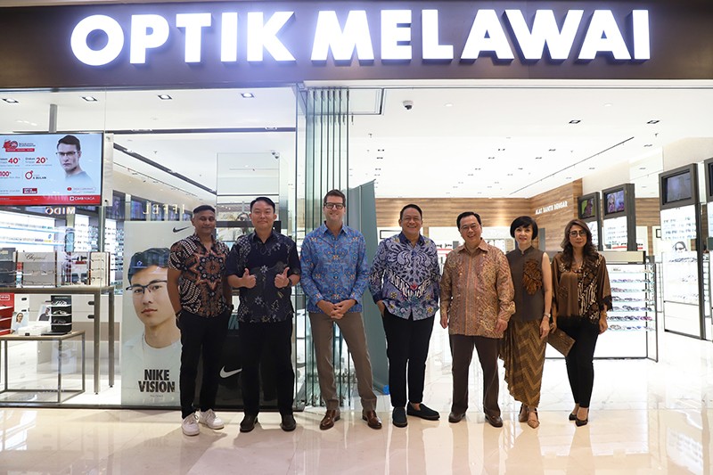 Kolaborasi Garap Pasar Asuransi Kacamata Berskala Global - Bagian 4