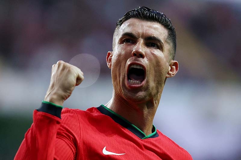 Cristiano Ronaldo Masih Tajam, Jebol 2 Kali Gawang Irlandia - Bagian 1