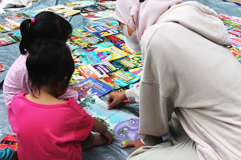 Komunitas GSB Depok Ajak Anak-Anak Gemar Membaca - Bagian 1